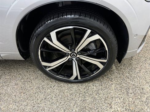 Certified 2022 Volvo XC60 B6 R-Design w/ Advanced Package image 36