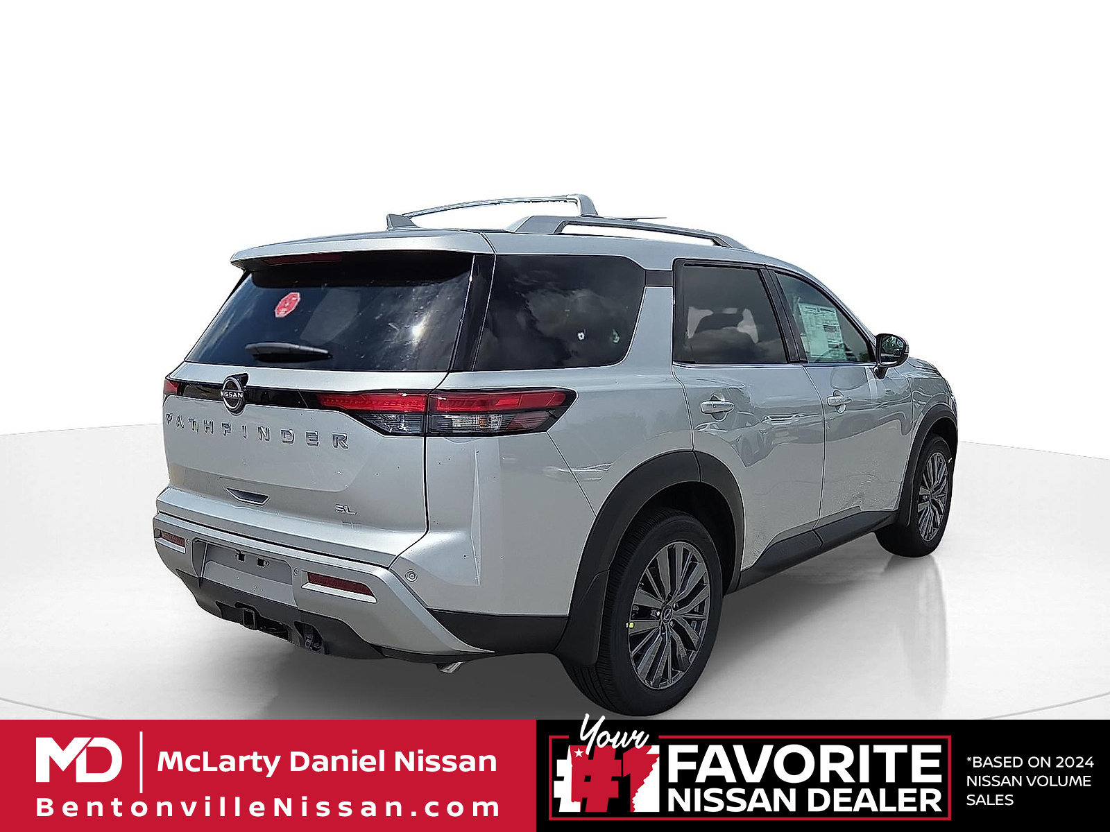Used 2025 Nissan Pathfinder SL w/ SL Premium Package FWD image 5