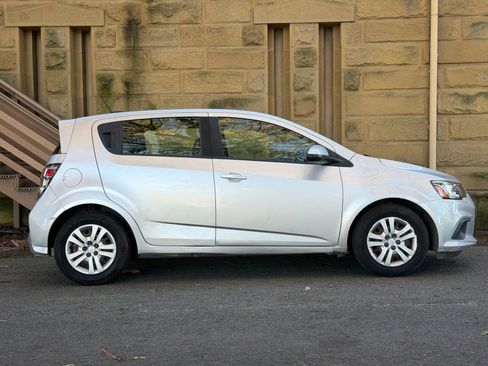 Used 2020 Chevrolet Sonic LT FWD image 3
