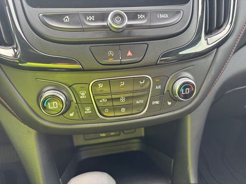 Used 2022 Chevrolet Equinox RS w/ RS Leather Package FWD image 28