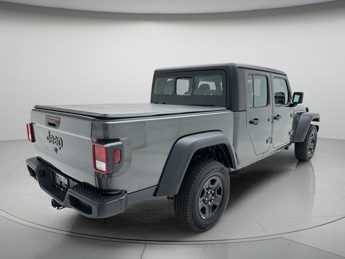 Used 2024 Jeep Gladiator Sport AWD/4WD image 5