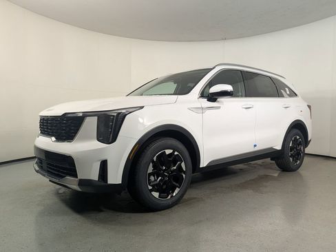 New 2026 Kia Sorento S image 3