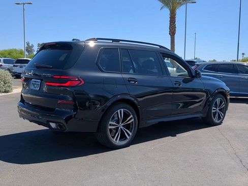 Used 2025 BMW X7 xDrive40i w/ M Sport Package AWD/4WD image 6