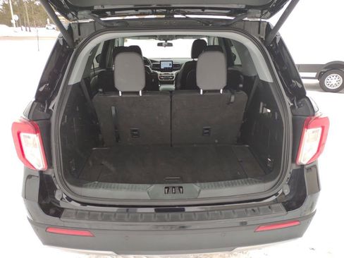 Used 2022 Ford Explorer XLT w/ Equipment Group 202A image 21
