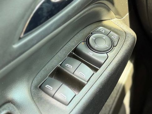 Used 2023 Chevrolet Equinox LT AWD/4WD image 17