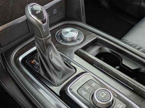 Used 2024 INFINITI QX80 Luxe image 23