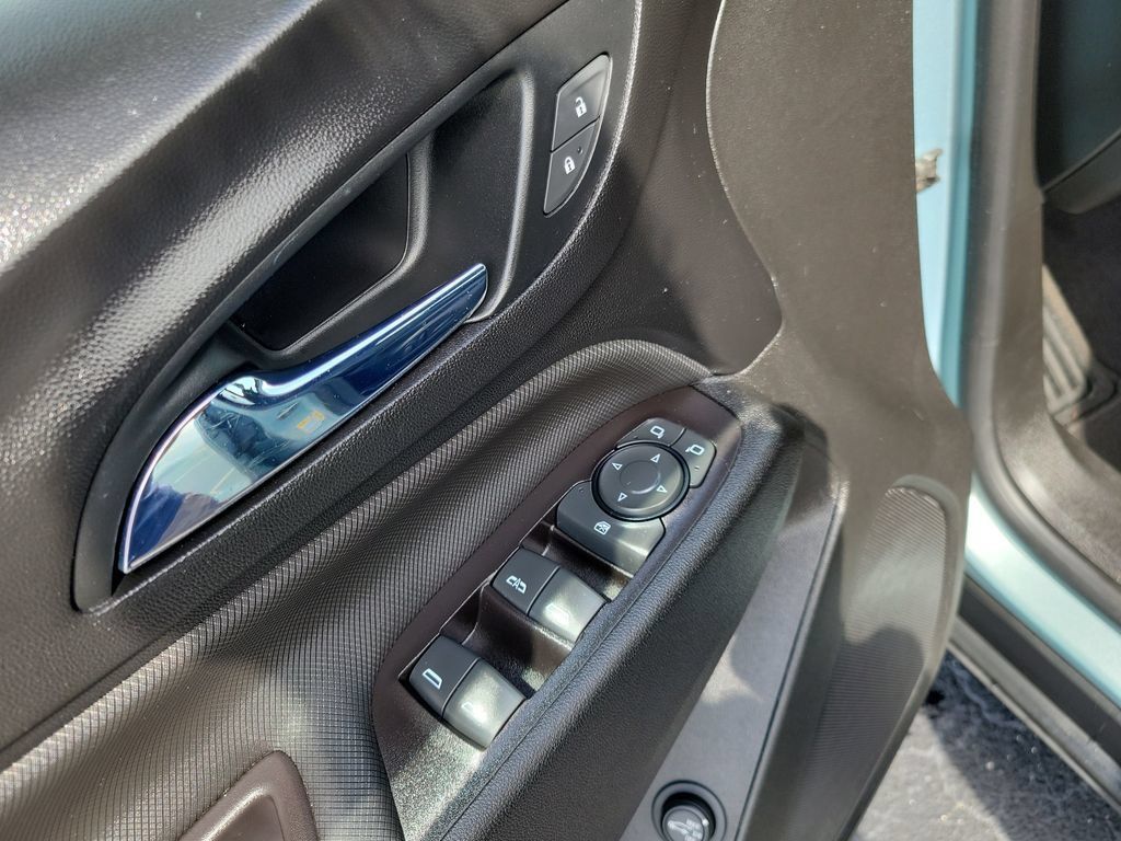 Used 2022 Chevrolet Equinox RS w/ Infotainment Package FWD image 21