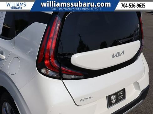 Used 2024 Kia Soul LX FWD image 13