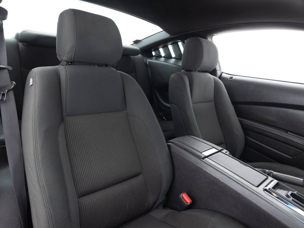 Used 2014 Ford Mustang Coupe RWD image 26