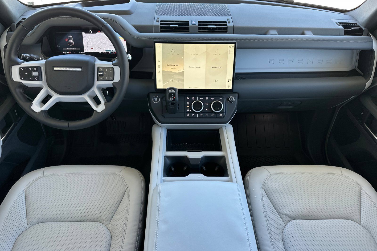 New 2026 Land Rover Defender 110 X-Dynamic SE AWD/4WD image 13