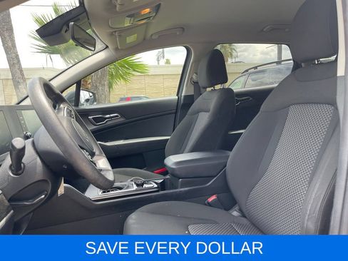 Used 2025 Kia Sportage LX FWD image 13
