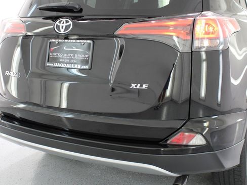 Used 2017 Toyota RAV4 XLE FWD image 22