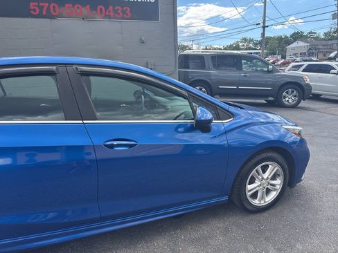 Used 2016 Chevrolet Cruze LT w/ Convenience Package FWD image 10