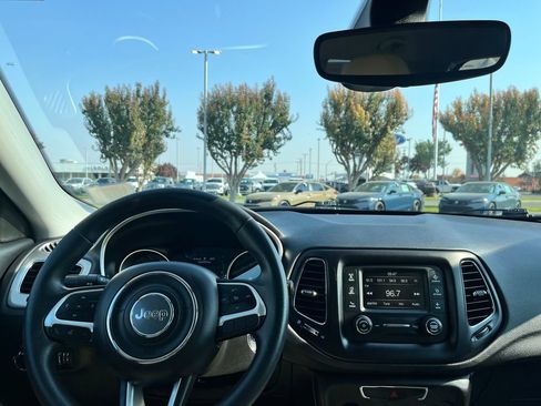 Used 2018 Jeep Compass Sport AWD/4WD image 22