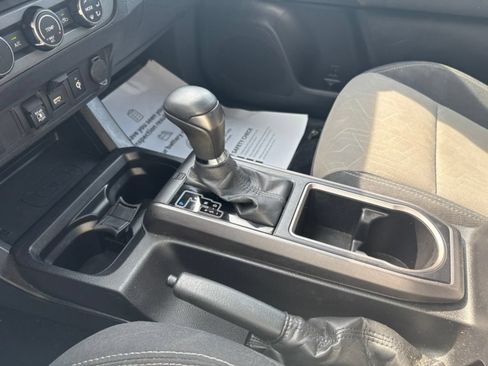 Used 2020 Toyota Tacoma TRD Sport AWD/4WD image 16