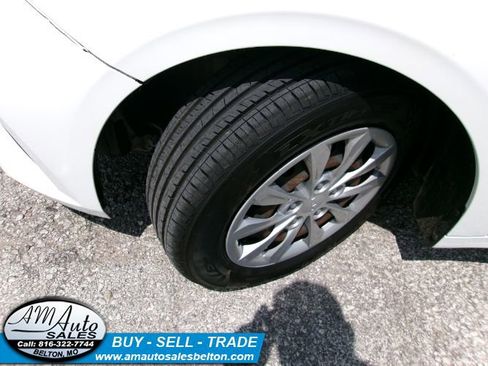Used 2022 Kia Forte Sedan FWD image 23