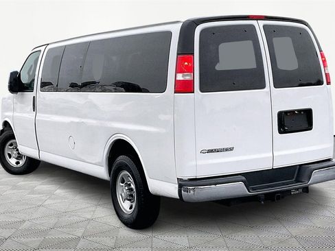 Used 2018 Chevrolet Express 3500 LT w/ LT Preferred Equipment Group image 4
