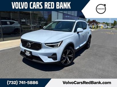 Used 2025 Volvo XC40 B5 Core