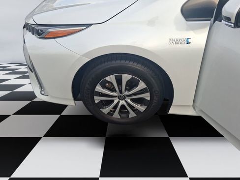 Used 2021 Toyota Prius Prime LE FWD image 14