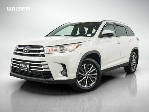 Used 2019 Toyota Highlander XLE AWD/4WD image 1