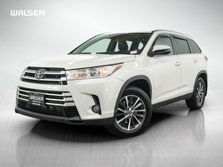 Used 2019 Toyota Highlander XLE AWD/4WD video 1