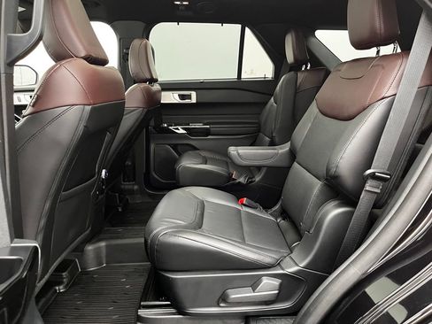 Used 2023 Ford Explorer Platinum w/ Technology Package image 41