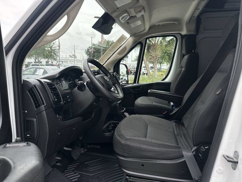 Used 2025 RAM ProMaster 2500 w/ Convenience Group FWD image 16