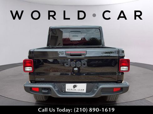 Used 2025 Jeep Gladiator Sport AWD/4WD image 8