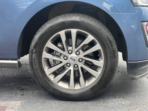 Used 2018 Ford Expedition Limited w/ Equipment Group 301A AWD/4WD image 28