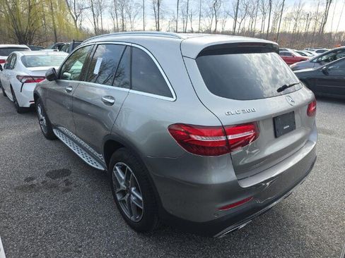 Used 2019 Mercedes-Benz GLC 300 4MATIC w/ Multimedia Package image 5