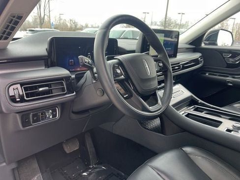 Used 2025 Lincoln Aviator Premiere image 27