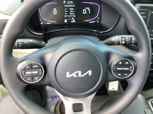 Used 2023 Kia Soul LX w/ LX Technology Package image 14