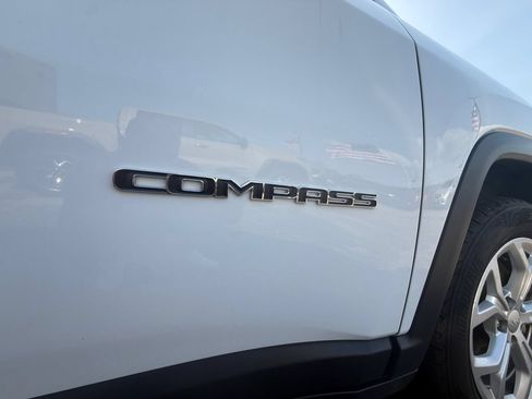 Used 2024 Jeep Compass Latitude AWD/4WD image 46