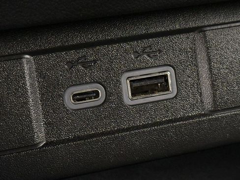 Certified 2025 Chevrolet Colorado W/T RWD image 18