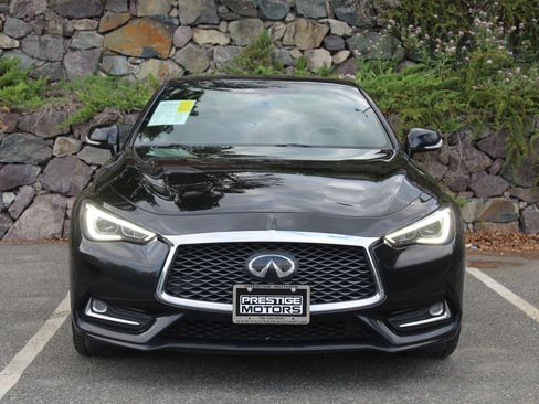Used 2019 INFINITI Q60 3.0t Luxe w/ Essential Package AWD/4WD image 3