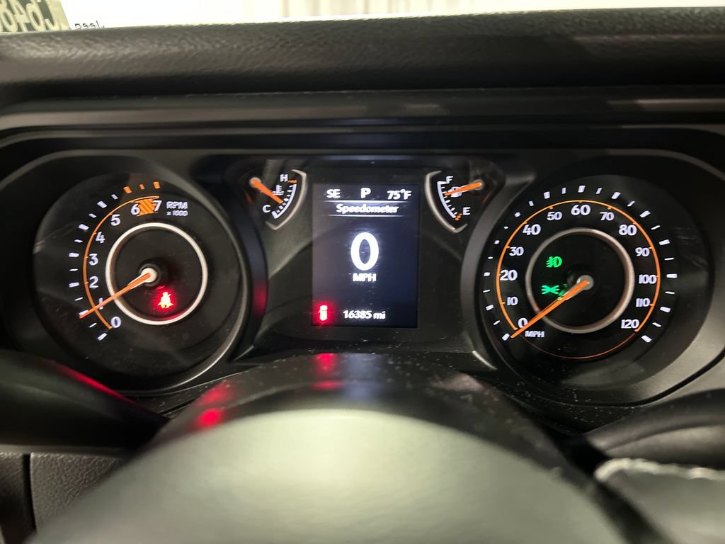 Used 2025 Jeep Wrangler Unlimited Sport AWD/4WD image 16