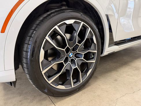 Used 2024 BMW X7 xDrive40i w/ Executive Package image 7