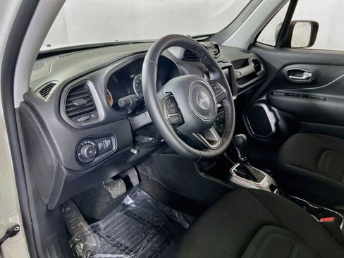 Used 2022 Jeep Renegade Latitude w/ Convenience Group AWD/4WD image 9