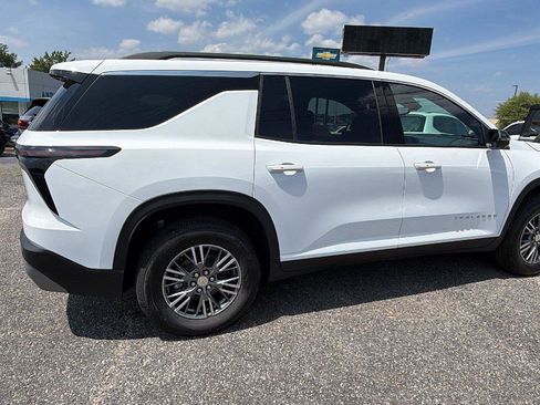 New 2026 Chevrolet Traverse LT w/ Driver Confidence Package FWD image 8