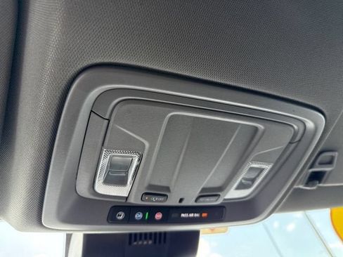 Used 2025 GMC Sierra 1500 SLT AWD/4WD image 29