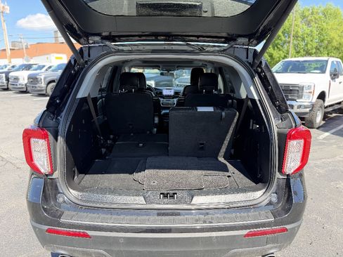 Certified 2021 Ford Explorer XLT w/ Equipment Group 202A AWD/4WD image 6
