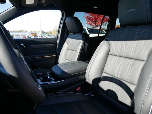 New 2026 Buick Enclave Avenir w/ Super Cruise Package image 4