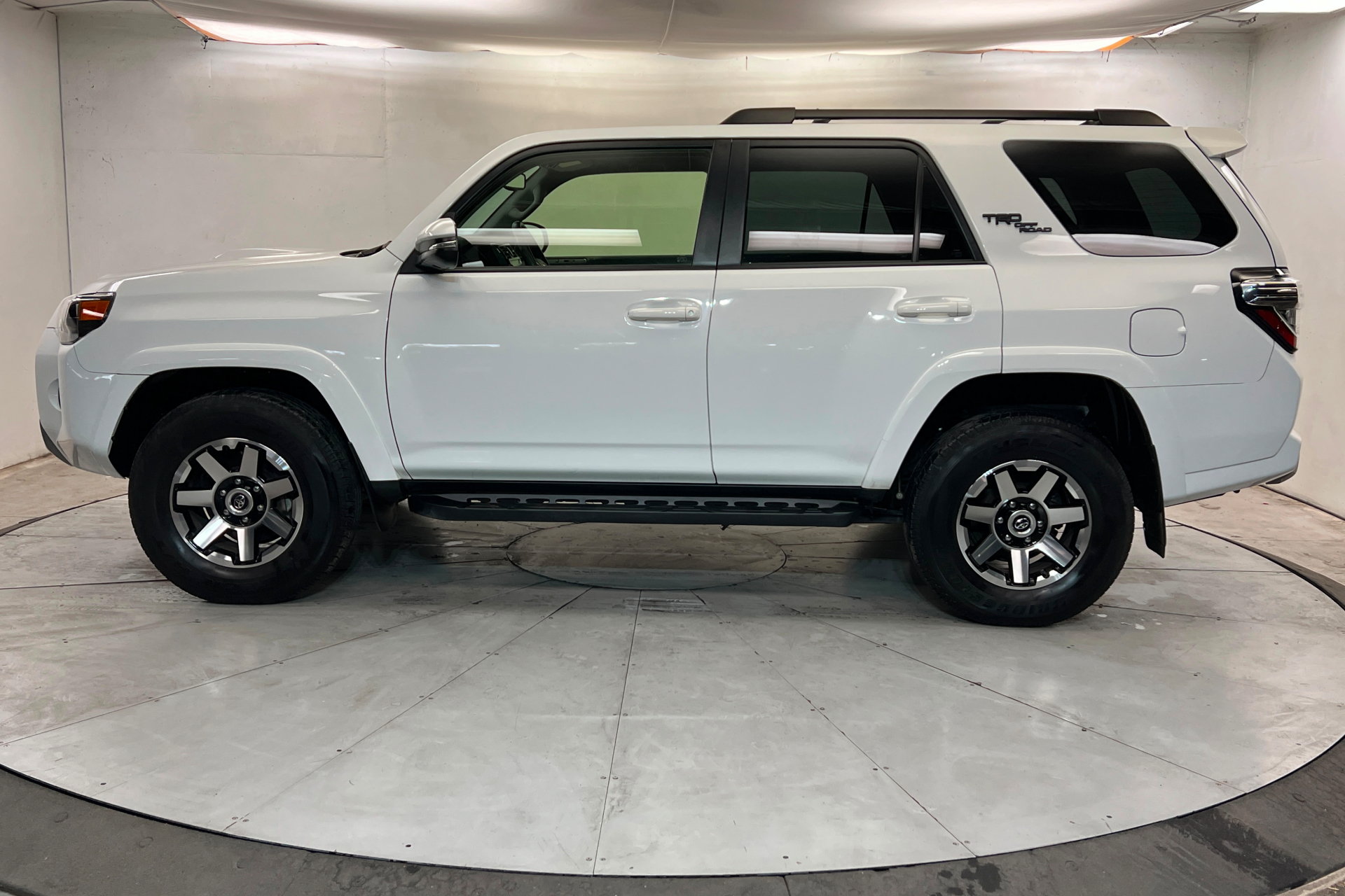 Used 2023 Toyota 4Runner TRD Off-Road Premium AWD/4WD image 2