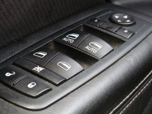 Used 2012 Jeep Grand Cherokee SRT8 w/ Luxury Group II AWD/4WD image 19