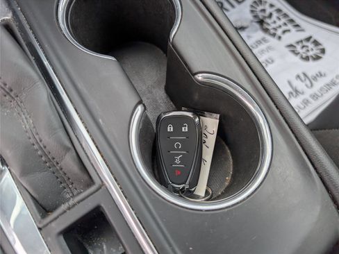 Used 2020 Chevrolet Equinox Premier image 19