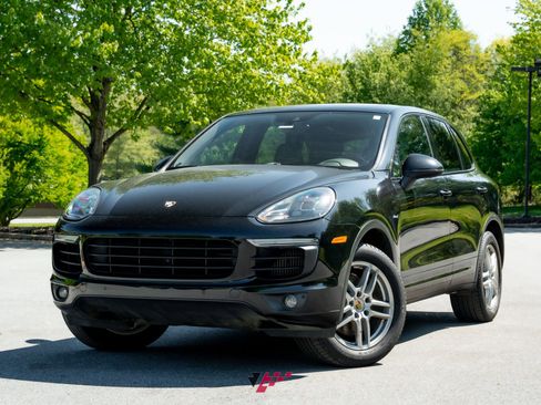 Used 2016 Porsche Cayenne Diesel AWD/4WD image 1