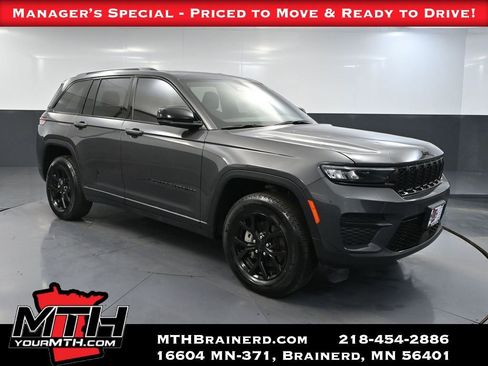 Used 2024 Jeep Grand Cherokee Altitude AWD/4WD image 1