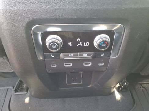 Used 2024 GMC Yukon Denali w/ Denali Reserve Package AWD/4WD image 17