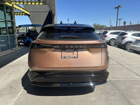 Used 2023 Nissan Ariya FWD image 12