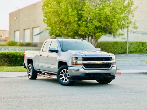 Used 2019 Chevrolet Silverado 1500 LT AWD/4WD image 2